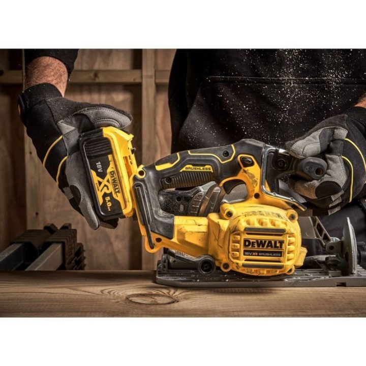 Akumuliatorinis diskinis pjūklas DeWALT DCS565N, 18 V, 165 mm