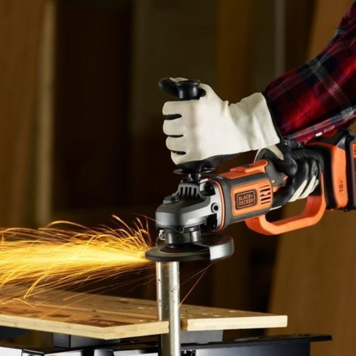 Kampinis šlifuoklis BLACK+DECKER BDBCG720N, 18 V, juodas ir oranžinis