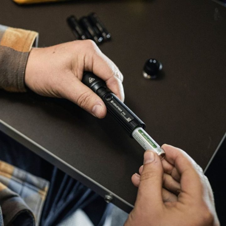 Įkraunamas rankinis žibintuvėlis Ledlenser P5R, 750 lm, juodas