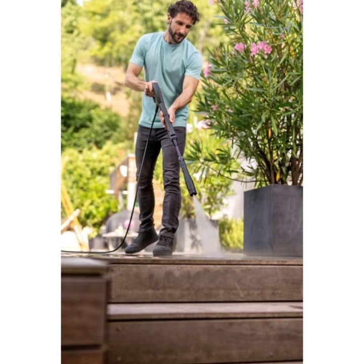Aukšto slėgio plovykla Karcher K 4 WCM Premium Home, juoda ir geltona