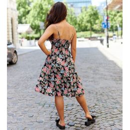 Juoda Laccio suknelė be petnešėlių