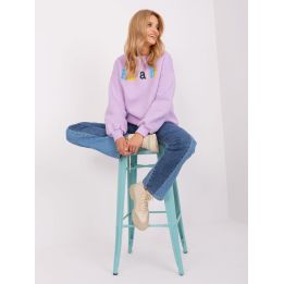 Šviesiai violetinės spalvos megztinis
