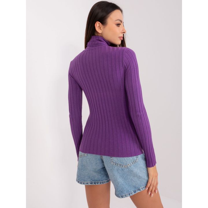 Tamsiai violetinis megztinis