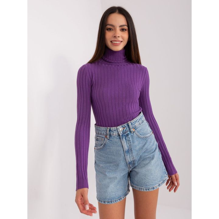 Tamsiai violetinis megztinis