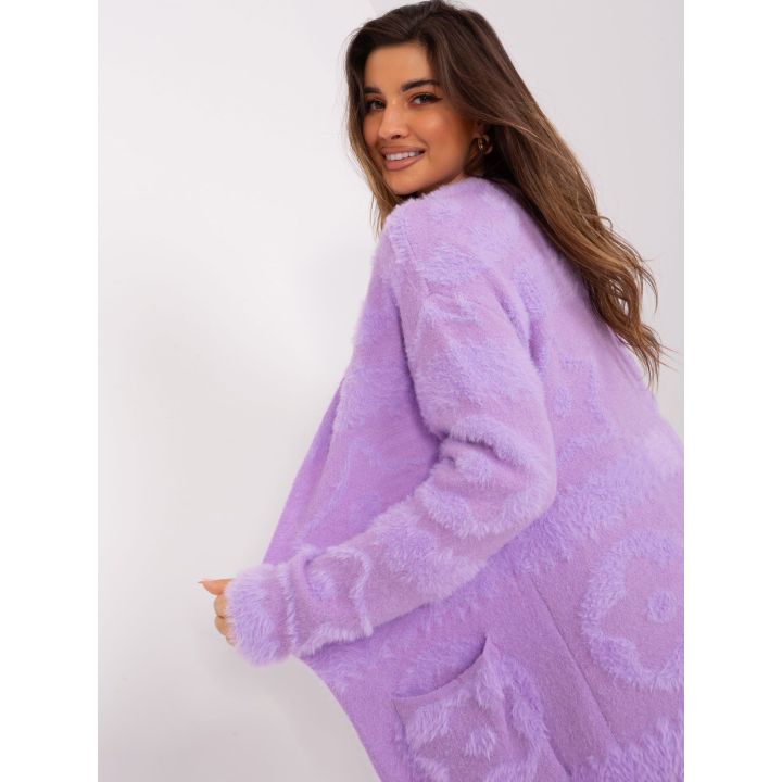 Šviesiai violetinis megztinis