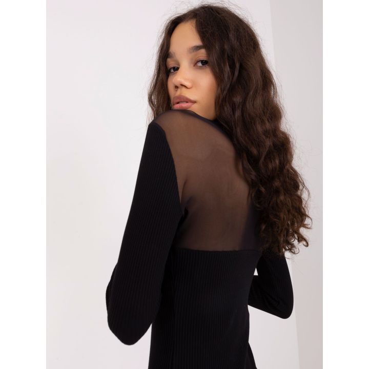 Juoda suknelė