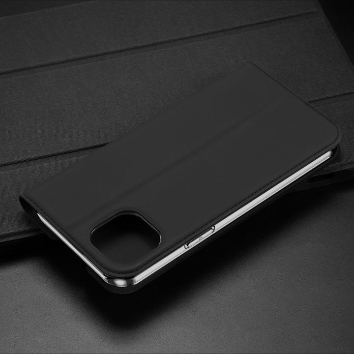 Skin Pro dėklas su atlenkiamuoju dangteliu iPhone 14 Plus auksinis