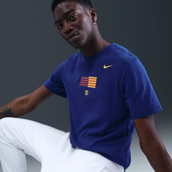Marškinėliai Nike FC Barcelona Crest Tee 25/26, karališkai mėlyni