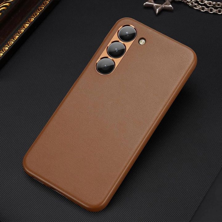 Grit dėklas Samsung Galaxy S23+ elegantiškas dirbtinės odos dangtelis rudos spalvos