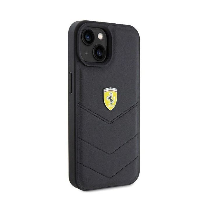 Ferrari dygsniuotas metalinis logotipas ant iPhone 15 - nuotraukos