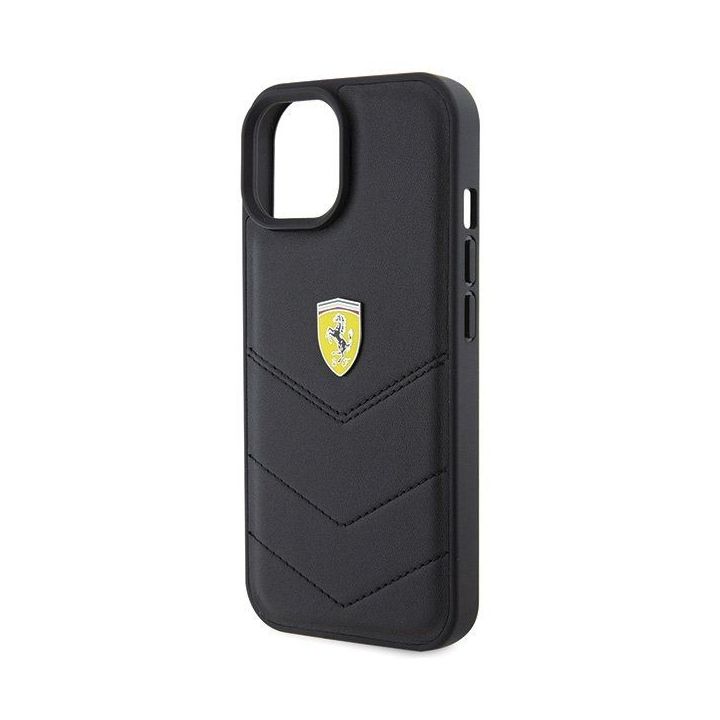 Ferrari dygsniuotas metalinis logotipas ant iPhone 15 - nuotraukos