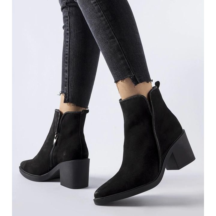 Juodi zomšiniai stiletto batai Karino