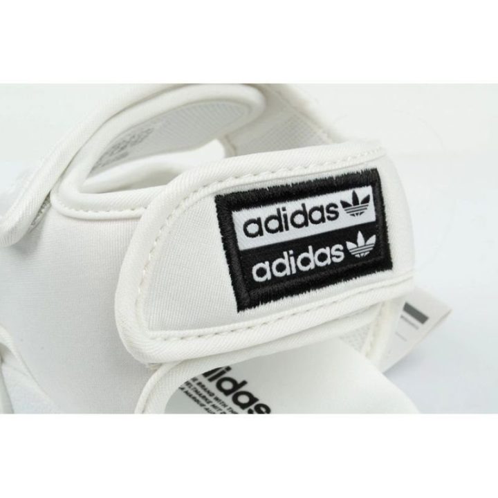 Basutės su reguliuojamu užsegimu adidas Adilette, baltos