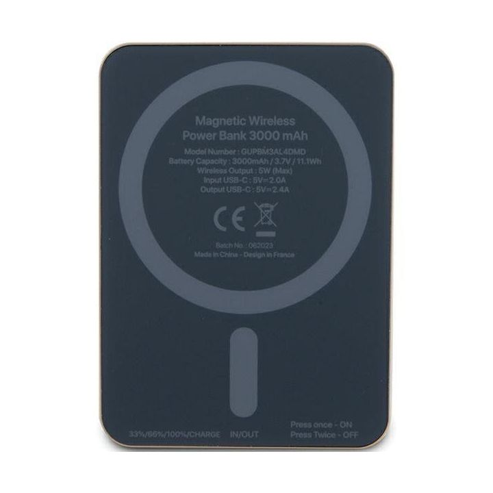 Guess MagSafe 4G Strassed Metal Logo 5W 3000mAh indukcinis maitinimo šaltinis - auksinis