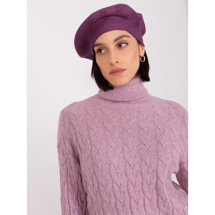 Kepurė tamsiai violetinės spalvos
