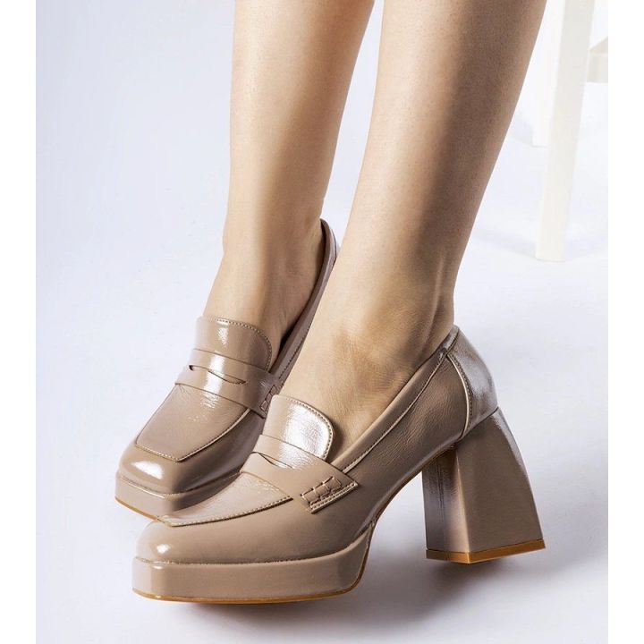 Smėlio spalvos lakuoti West stiletto bateliai