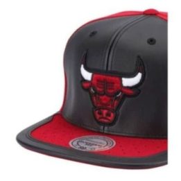 Kepurė su snapeliu Chicago Bulls Mitchell & Ness, juoda ir raudona