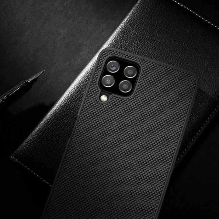 Nillkin Textured Case tvirtas dangtelis su gelio rėmeliu ir nailonu ant nugarėlės Samsung Galaxy A22 4G , juodas