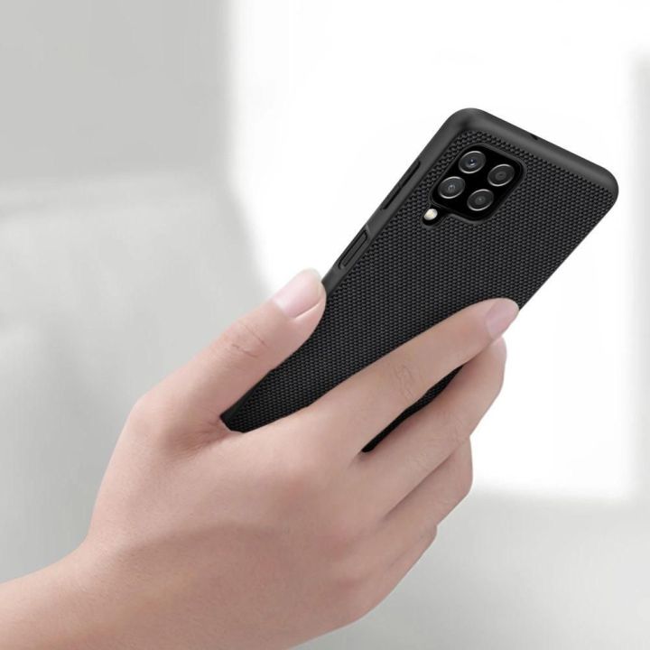Nillkin Textured Case tvirtas dangtelis su gelio rėmeliu ir nailonu ant nugarėlės Samsung Galaxy A22 4G , juodas
