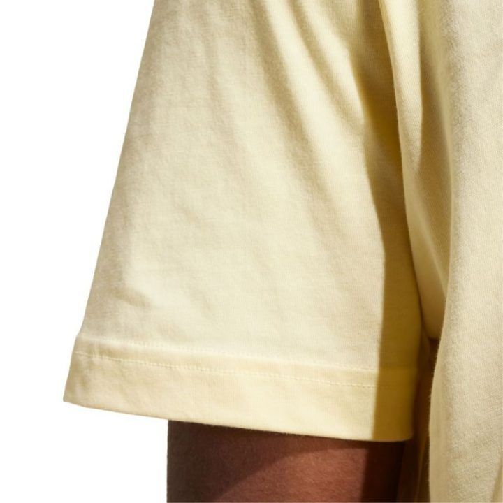 Vyriški marškinėliai adidas Essentials su siuvinėtu logotipu, geltoni
