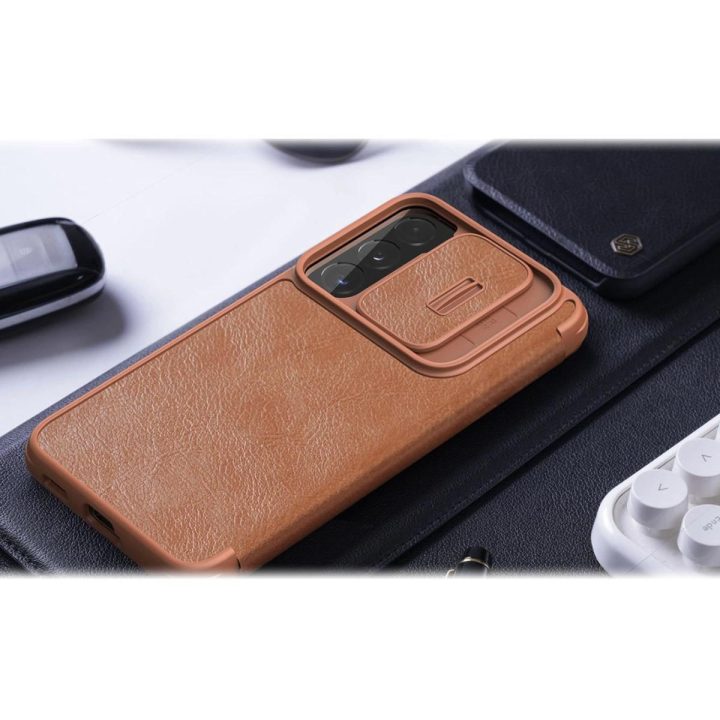 Nillkin Qin Leather Pro Case dėklas, skirtas Samsung Galaxy S22 + (S22 Plus) fotoaparato apsauginis dėklas su dėklu, apverčiamas