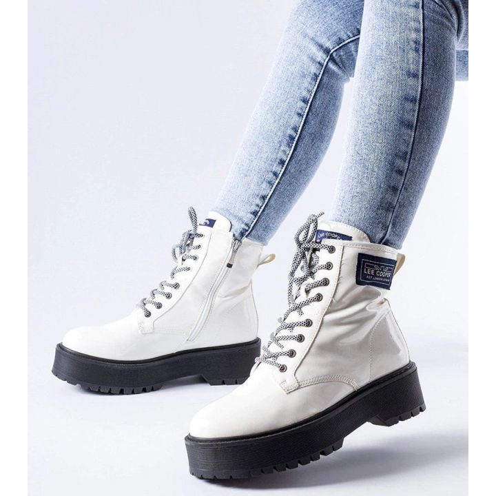 Balti batai Lee Cooper