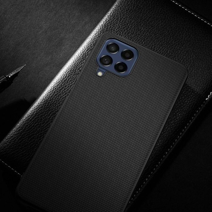 Nillkin tekstūruotas dėklas Patvarus sustiprintas dėklas su gelio rėmeliu ir nailonu nugarėlėje Samsung Galaxy M53 5G juodas