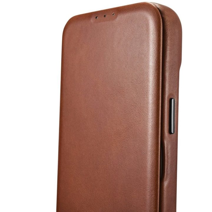 iCarer CE Oil Wax Premium Leather Folio dėklas iPhone 14 Plus , magnetinis atverčiamasis dėklas MagSafe , rudos spalvos (AKI1422