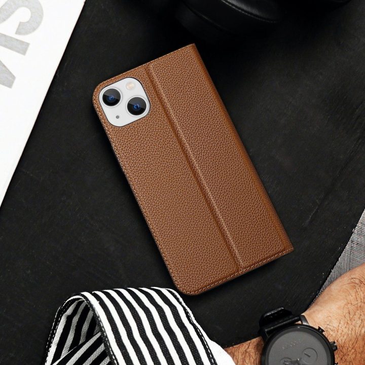 Skin X2 dėklas iPhone 14 Plus dėklui su magnetiniu atvartu rudos spalvos