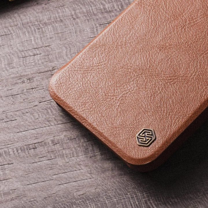 Nillkin Qin Pro odinis dėklas iPhone 14 Plus 6.7 2022 Brown