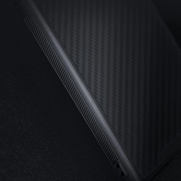 Nillkin Synthetic Fiber S Case iPhone 14 Pro su juodu fotoaparato dangteliu