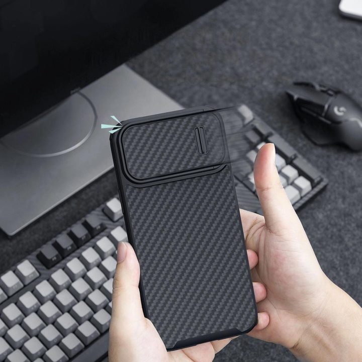 Nillkin Synthetic Fiber S Case iPhone 14 Plus su juodu fotoaparato dangteliu