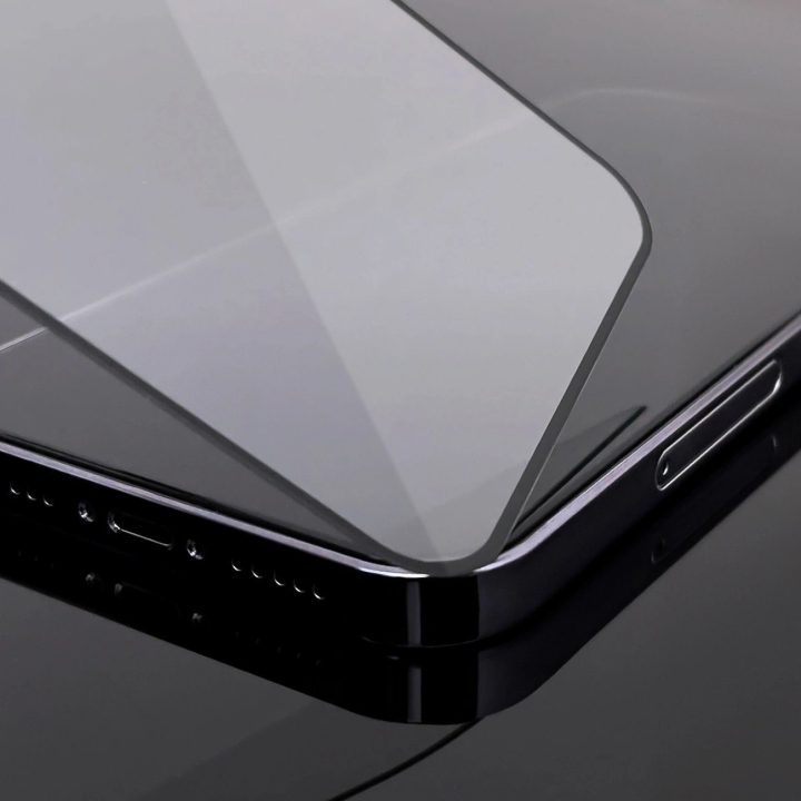 Ilgaamžis pilnai klijuotas grūdintas stiklas, skirtas Motorola G73 visam ekranui su rėmeliu - juodas
