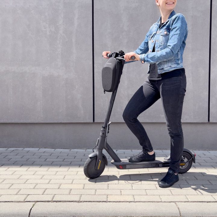 neperšlampamas motorolerio krepšys motorolerio krepšys 4l juodas (WSB1BK)