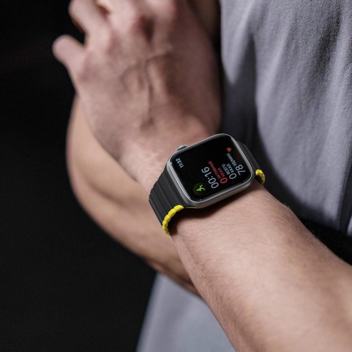 Magnetinis Apple Watch SE , 9, 8, 7, 6, 5, 4, 3, 2, 1 (41, 40, 38 mm) dirželis (LD versija) - juodai geltonas