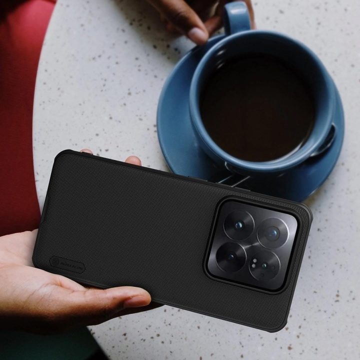 Xiaomi 14 Pro - juodas Nillkin Super Frosted Shield Pro sustiprintas dėklas