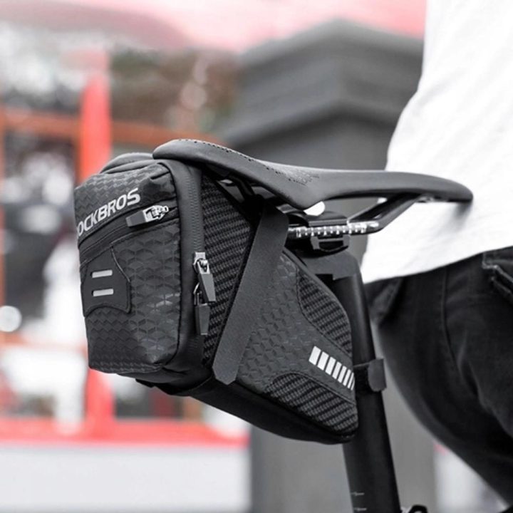 neperšlampamas dviratininko krepšys po balneliu - juodas