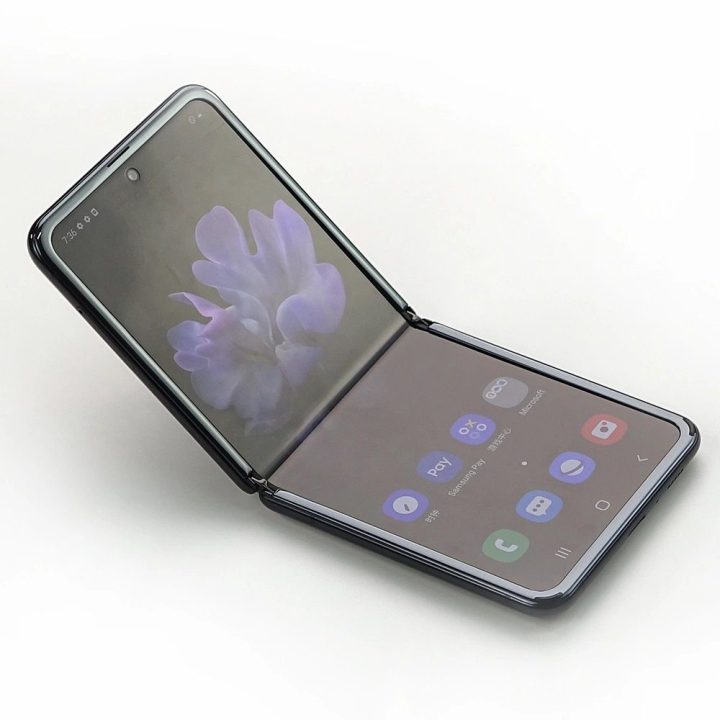 [ ] Invisible Film apsauginė plėvelė, skirta Motorola Razr 40 Ultra