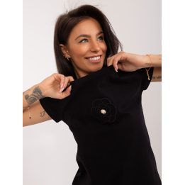 Juodos spalvos palaidinė