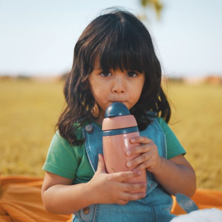 Gertuvė su šiaudeliu 266 ml, rožinė