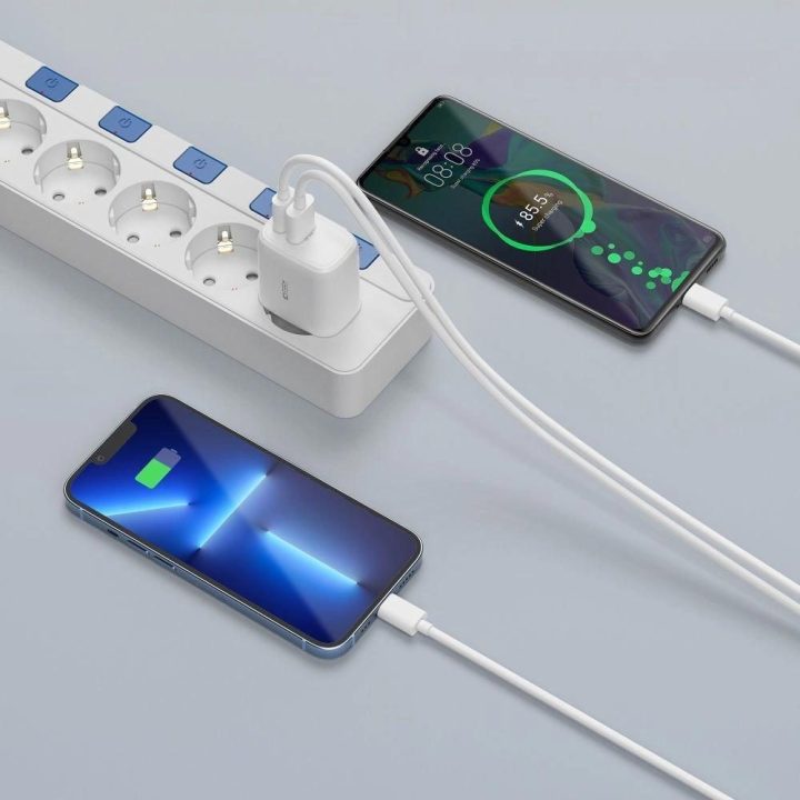 tinklo įkroviklis su USB C kabeliu – baltos spalvos