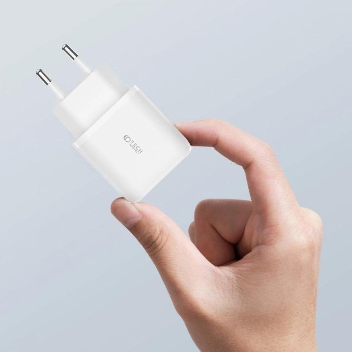 tinklo įkroviklis su USB C kabeliu – baltos spalvos