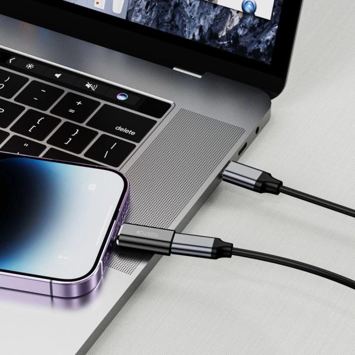 Žaibo (vyriškas) / USB-C (moteriškas) adapteris – juodas