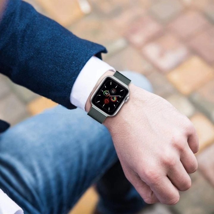 dirželis Apple Watch 4 / 5 / 6 / 7 / 8 / 9 / SE (38/40/41 mm) – juodas