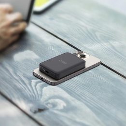 Powerbank su MagSafe 10000 mAh 15W USB C kabelis