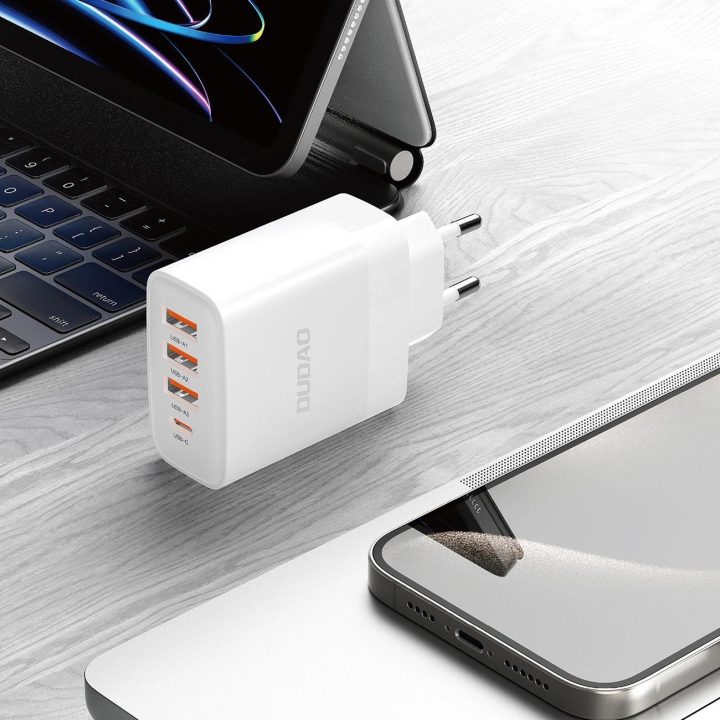 tinklo įkroviklis 3x USB C PD20W - baltas
