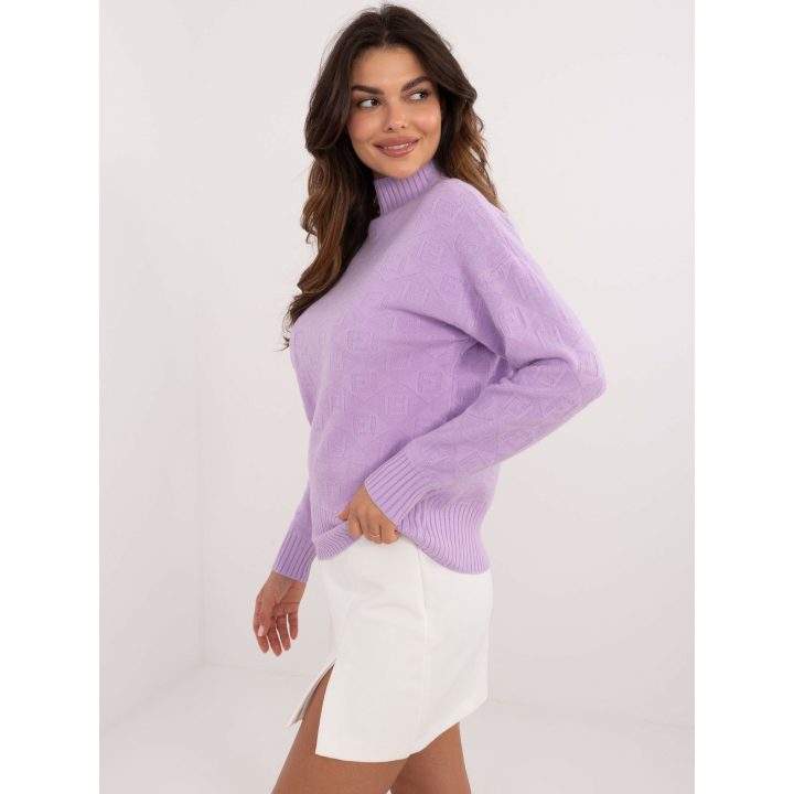 Šviesiai violetinis megztinis