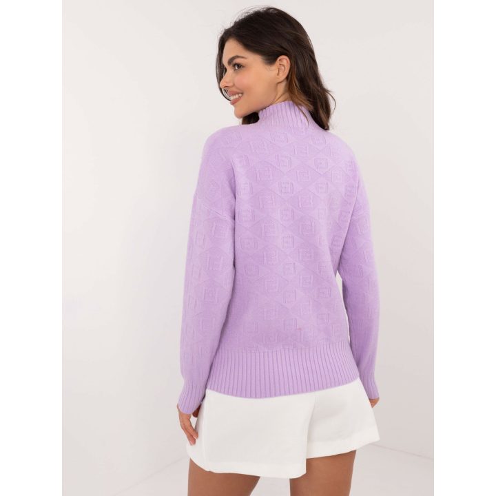 Šviesiai violetinis megztinis
