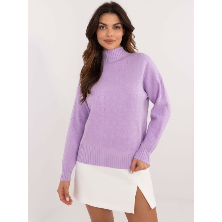 Šviesiai violetinis megztinis