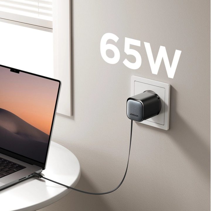 65 W USB C laidu – juodos spalvos